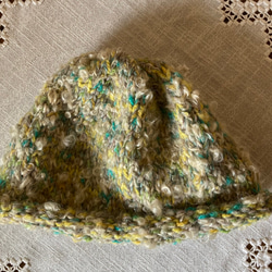 オリジナルミックス毛糸の黄緑系手編みニット帽 3枚目の画像