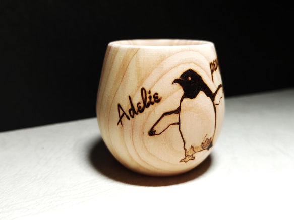 ヒノキが香る木製カップ　アデリーペンギン 3枚目の画像