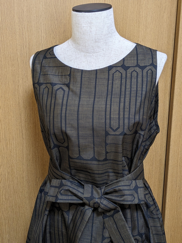 SOLD　着物リメイク　ワンピース　大島紬　M〜L 