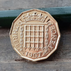 1953年~1967年英国3ペニーコイン 10枚 イギリス3ペンス ブラス美物 エリザベス女王 21mm x 2.5mm 2枚目の画像