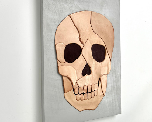 レザーのコラージュアート（スカル） A4サイズ 木製パネル 原画 絵画
