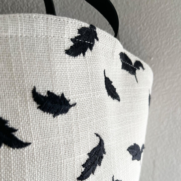 スイス製ヴィンテージ刺繍生地のマルシェトートバッグ(WHITE*BLACK)・カゴバッグ・バスケット 5枚目の画像