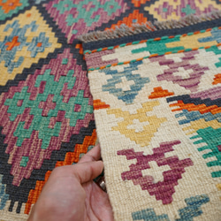 117×83cm【アフガニスタン 手織りキリム】トライバルラグ 手織り絨毯 9枚目の画像
