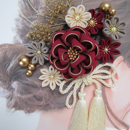 つまみ細工　髪飾り　成人式　七五三　卒業式　入学式　お祝い　タッセル 受注制作】成人式 髪飾り つまみ細工 ちりめん ワインレッド 生成 卒業