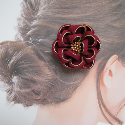 受注制作】成人式 髪飾り つまみ細工 ちりめん ワインレッド 生成 卒業