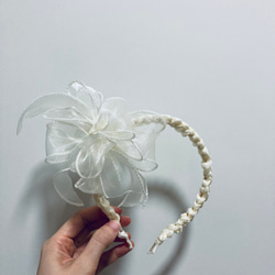 米白色 花型 蝴蝶  頭箍【亮光絲】 第5張的照片