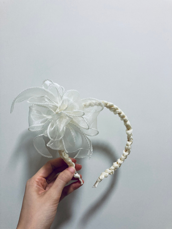 米白色 花型 蝴蝶  頭箍【亮光絲】 第5張的照片