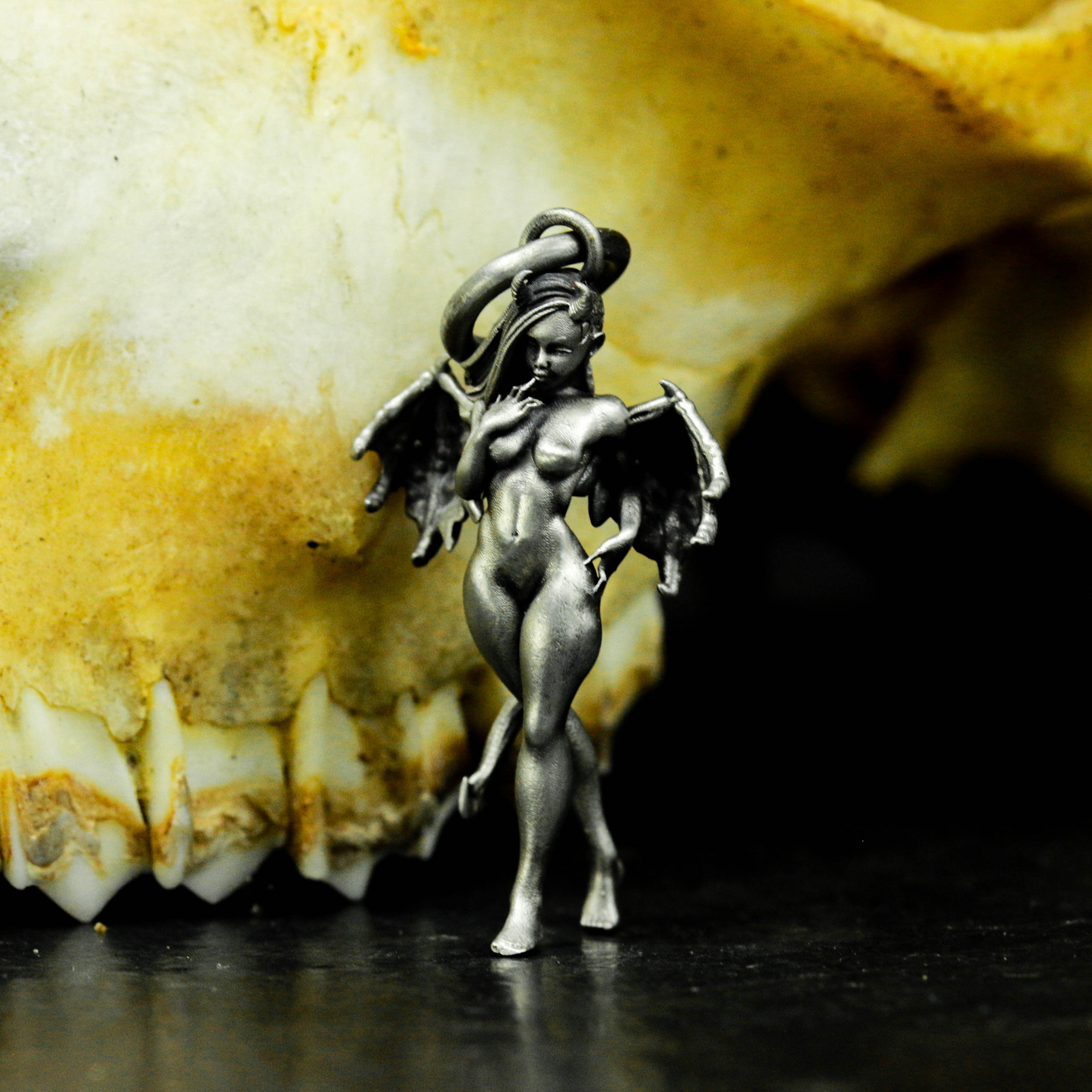 サキュバス925シルバーペンダントネックレス、欲望堕天使925シルバーペンダントネックレス、邪悪な裸の女の子のネックレス