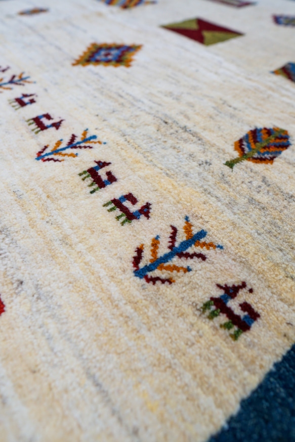 197×157cm【ペルシャ絨毯 手織りギャッベ】アマレ族ギャッベ ギャベ 6枚目の画像
