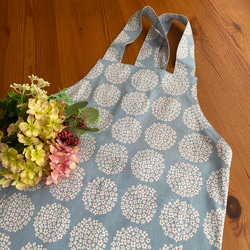 紫陽花柄エプロン/爽やか/控えめ/ブルー/水色/北欧花柄/かわいい