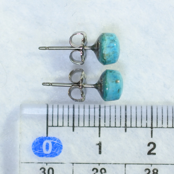 （1 件）矽孔雀石耳環（6 毫米，鈦柱） 第5張的照片
