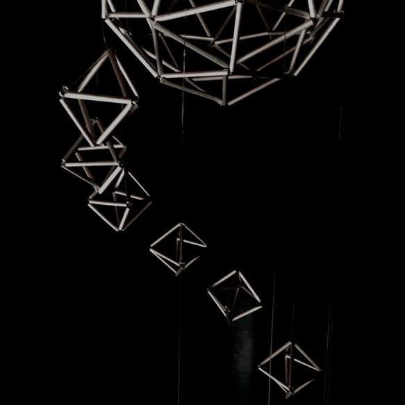 ヒンメリ「ミニ銀河」64cmモビール　野外使用可なアルミ製　幾何学オブジェ　シルバー　クリスマスオーナメント 4枚目の画像