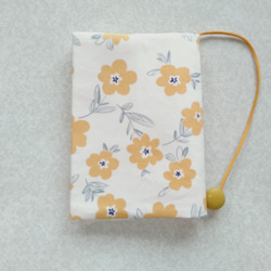 布のブックカバー(可愛い花カーキ） 1枚目の画像