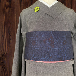 *和服布*成人平子腰帶，半寬，由海軍藍色的Yuki Tsumugi和紅豆垂直條紋製成。長427cm。 第7張的照片