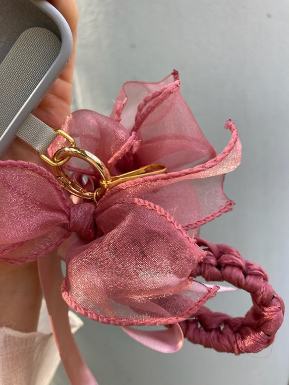 サンドピンクの花織り 4way 携帯電話ストラップ帽子キーホルダー手首の花手作り 3枚目の画像