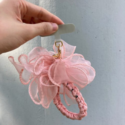 ピンクの花織り 4way 携帯電話ストラップ帽子キーホルダー手首の花手作り 7枚目の画像