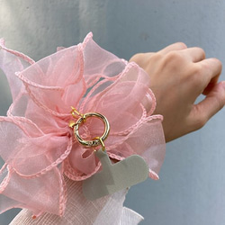 ピンクの花織り 4way 携帯電話ストラップ帽子キーホルダー手首の花手作り 2枚目の画像