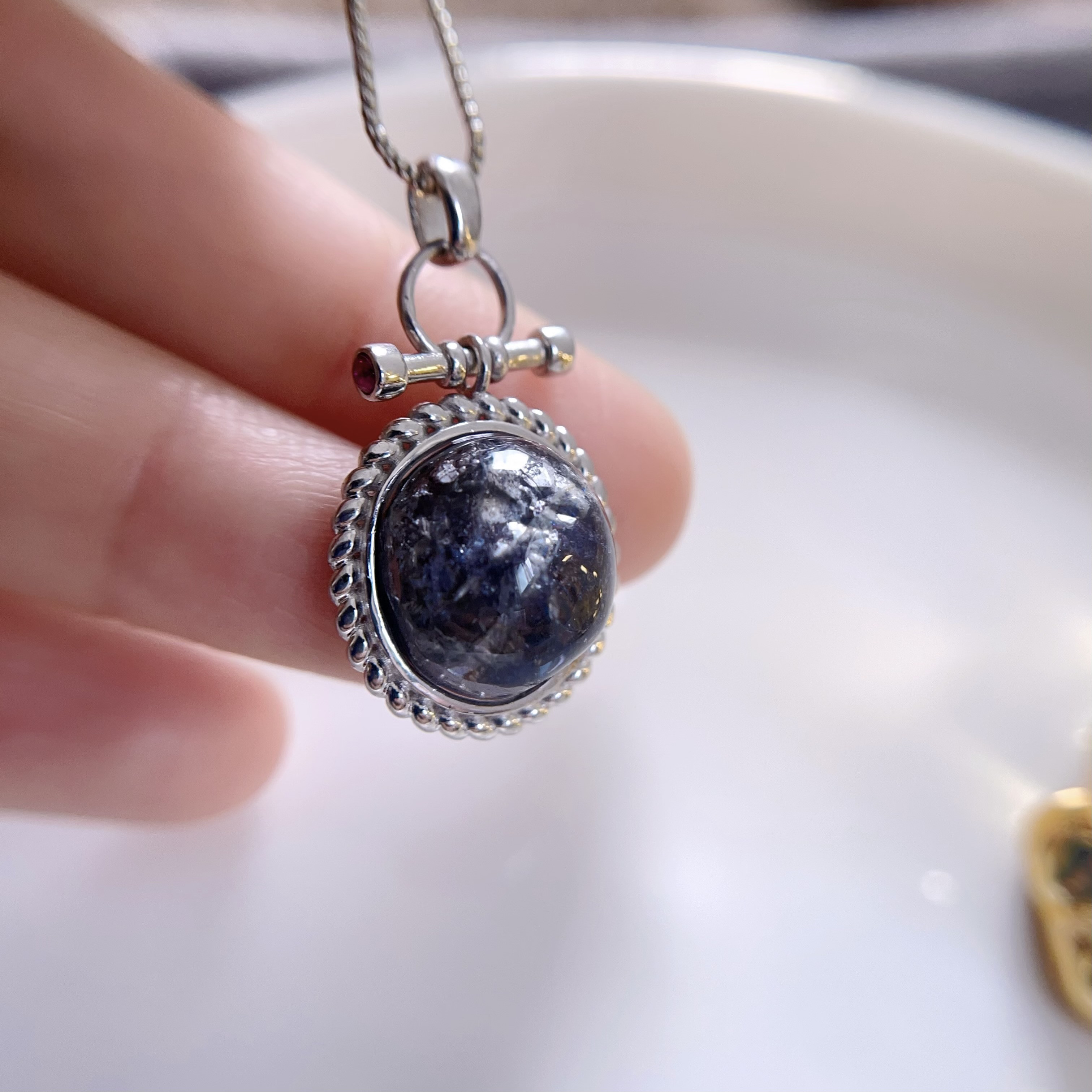 天然無処理　スティブナイトインクォーツ　デザイン　ペンダントトップ　No4722