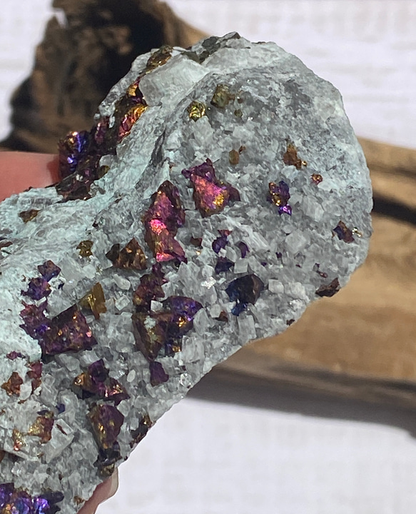 グレードがレア♡チャルコパイライト with クォーツ 鉱物標本 2401 天然石 天然色 17枚目の画像