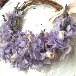 【パープル】プリザーブドフラワーのアジサイミニリース　紫色　フラワーリース　ハーフムーン　紫陽花　小さめ　15cm 2枚目の画像