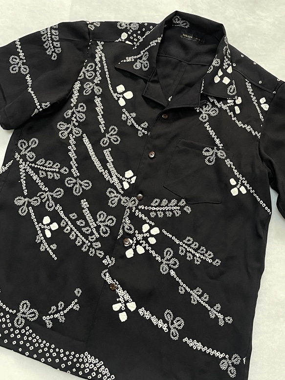 着物リメイク 黒絞りの訪問着のアロハシャツ メンズLサイズ 2枚目の画像
