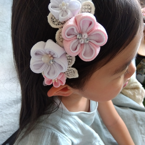 ベビーから使える ちりめんつまみ細工ピンクと白のお花の和風ヘア  
