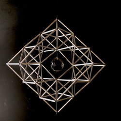 ヒンメリ「スクエアリース」小サイズ　野外使用可なアルミ製　オプションでサンキャッチャー　幾何学オブジェ　シルバー　クリス 3枚目の画像