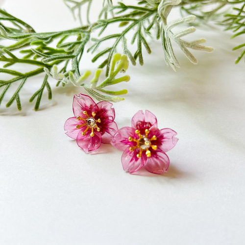 レジン加工】つまみ細工 桜の花のピアス イヤリング ピアス（スタッド