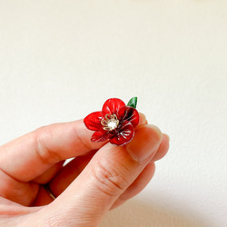 【レジン加工】つまみ細工　椿の花のピアス　イヤリング 3枚目の画像