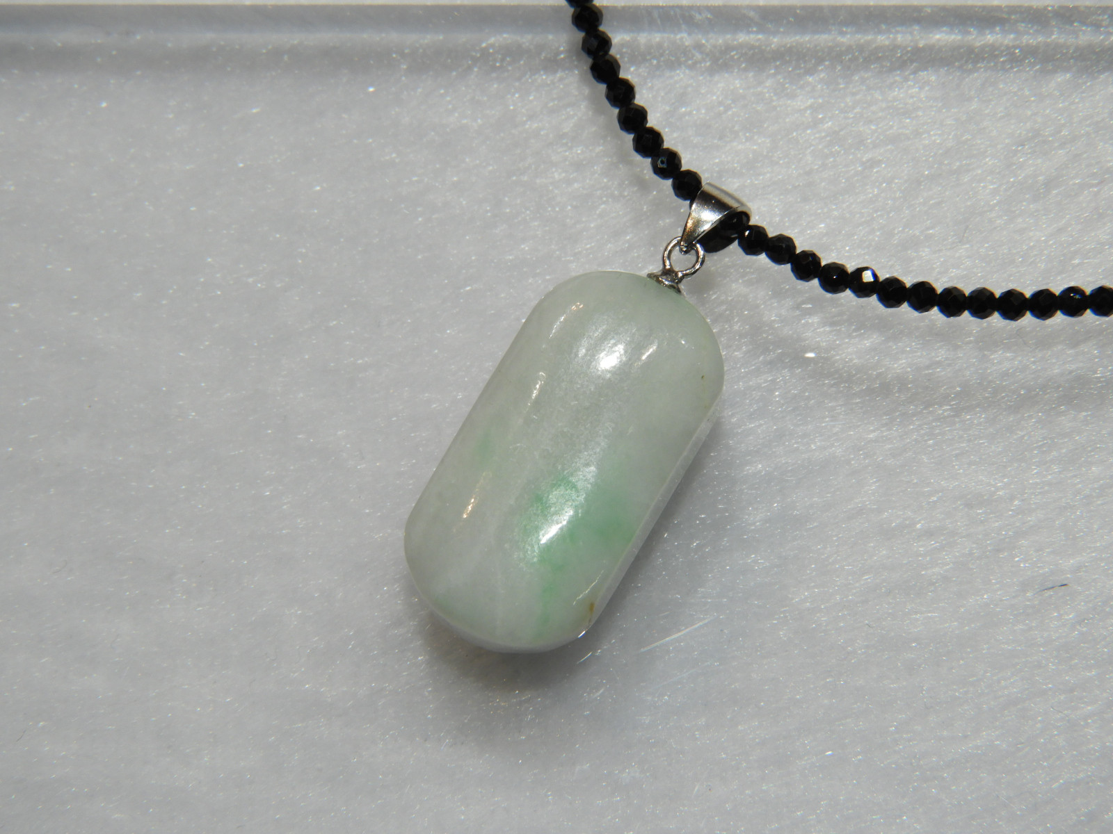 ヴィンテージジェイド！40年前の糸魚川ヒスイペンダントトップ！メイドイン＆フロムジャパン　天然石　１２３