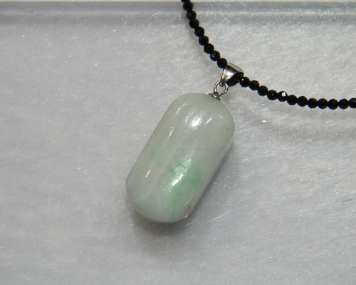 ヴィンテージジェイド！40年前の糸魚川ヒスイペンダントトップ！メイド