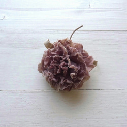 リネンの花　ぼかし紫のカーネーション コサージュ 1枚目の画像