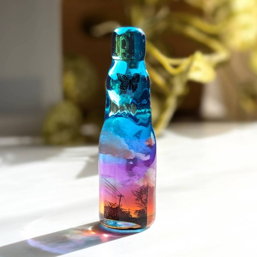 5000で送料無料】レジンオブジェ/風景のラムネ瓶・感傷/レジン