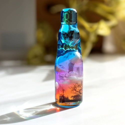 5000で送料無料】レジンオブジェ/風景のラムネ瓶・感傷/レジン