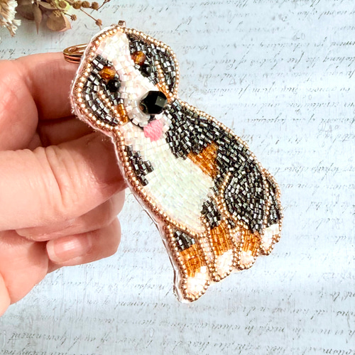 2way】ビーズ刺繍のうちの子キーホルダー、バッグチャーム・バーニーズ