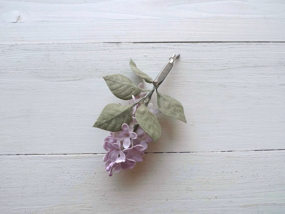 リネンの花　ライラックのコサージュ 薄い紫 4枚目の画像