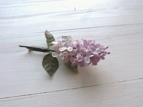リネンの花　ライラックのコサージュ 薄い紫 3枚目の画像