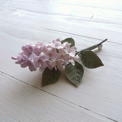 リネンの花　ライラックのコサージュ 薄い紫 2枚目の画像
