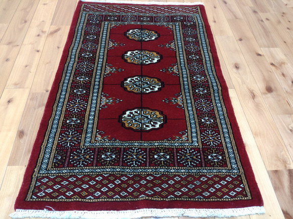 パキスタン絨毯 ハイクオリティ 97x61cm 玄関マット 手織り　ボハラデザイン　赤色 5枚目の画像