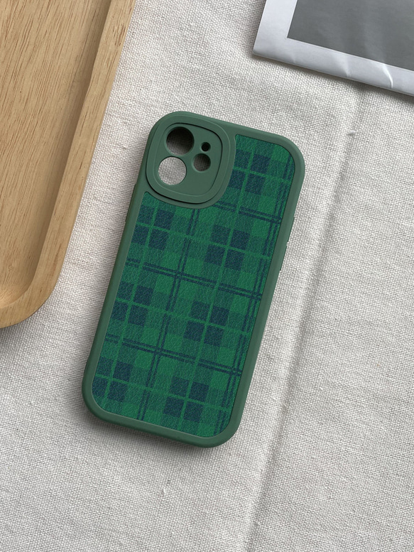 智慧型手機保護殼 兼容所有 iPhone 15/14/13/12/11 等型號 綠色格子 全包防震手機套 第1張的照片