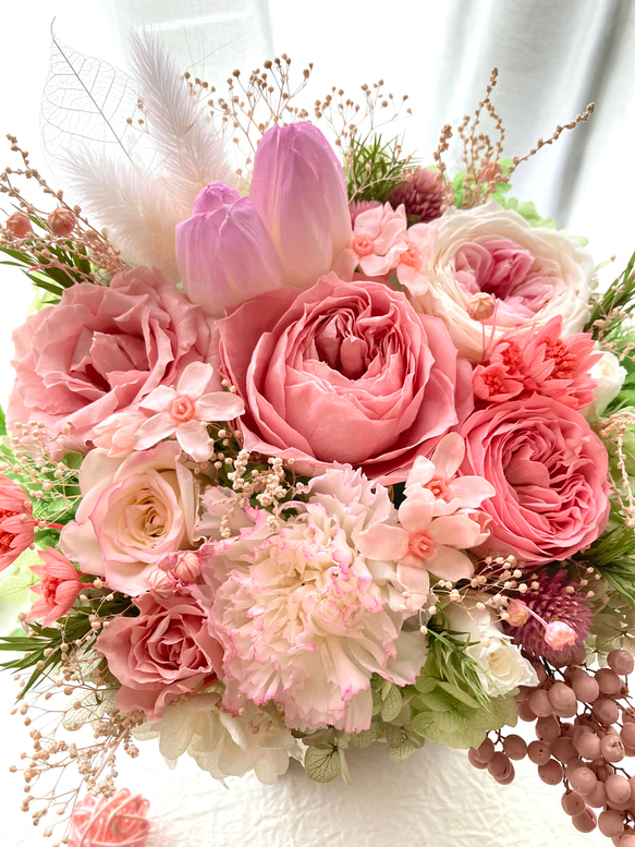 新作豪華プリザーブドフラワー希少なチューリップ 大輪オールドローズのピンク系アレンジ 母の日ギフト誕生日 結婚新築祝い 13枚目の画像