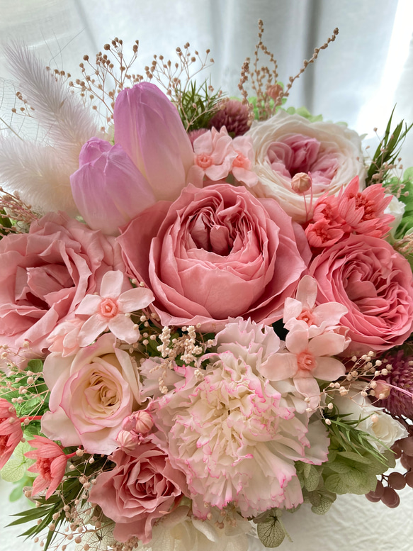 新作豪華プリザーブドフラワー希少なチューリップ 大輪オールドローズのピンク系アレンジ 母の日ギフト誕生日 結婚新築祝い 10枚目の画像