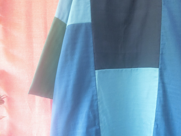 オーガニックコットンWガーゼ配色ゆったりワンピース blue 4枚目の画像