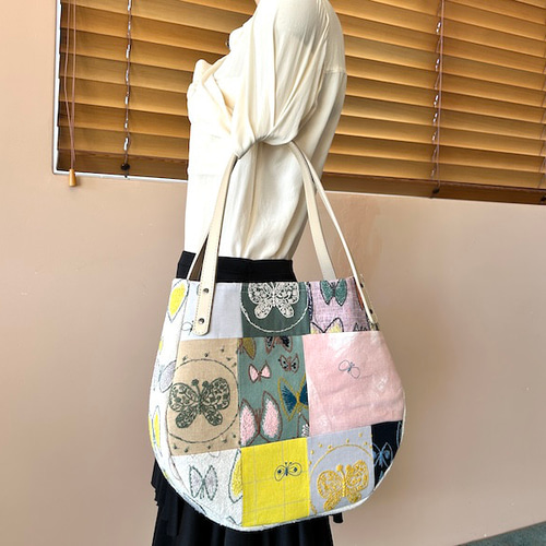 Creema限定ミナペルホネン、Sky flowerと蝶々パッチ トート