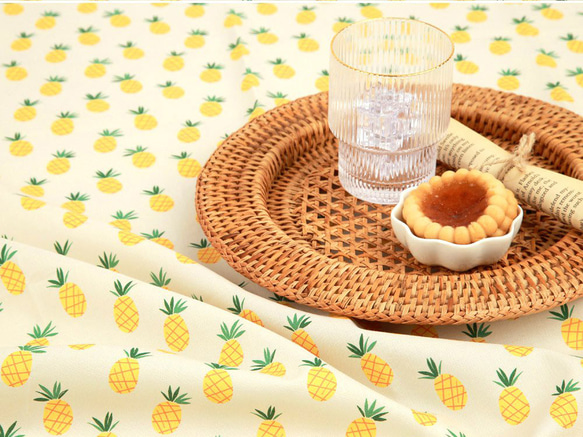 韓国製 果物柄 洋梨柄 北欧風の洋梨 生地 コットン100％シーチング Pineapple 10枚目の画像
