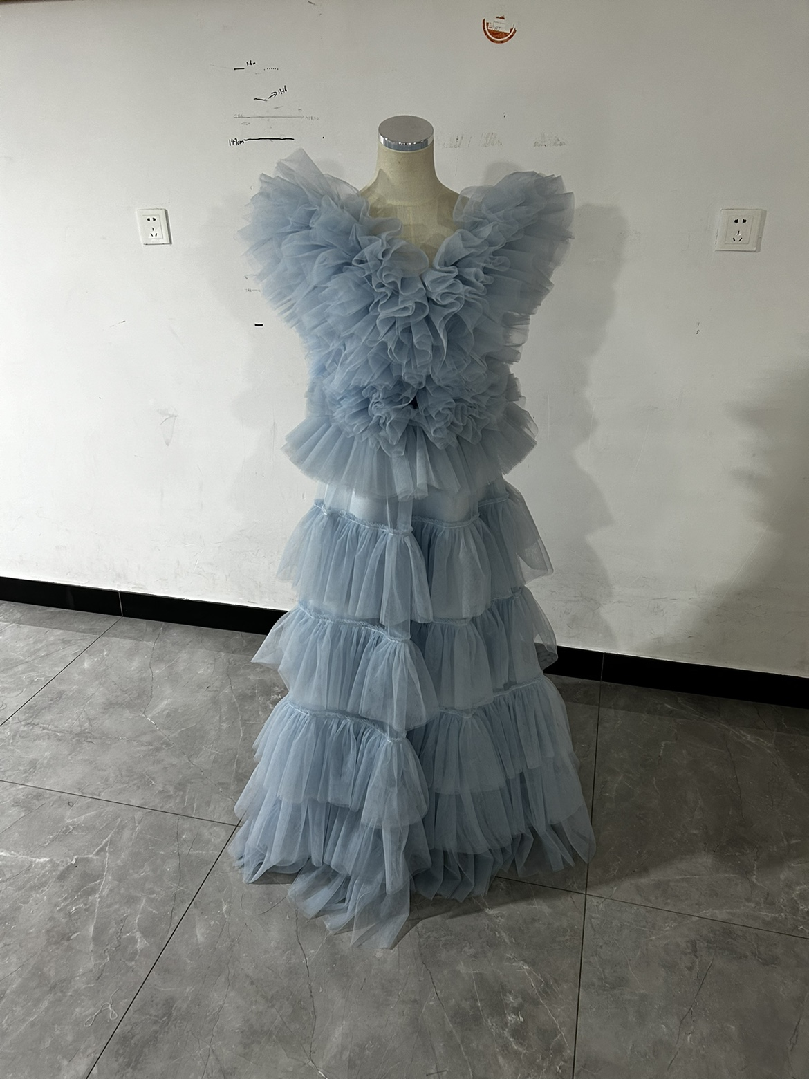 豪華！ブルー カラードレス Vネック 背中見せ チュールドレス ロング 2次会/合コン/デート