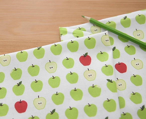 韓国製 果物柄 りんご柄 グリーンアップル 青りんご 生地 コットン100％シーチング Green Apple 2枚目の画像
