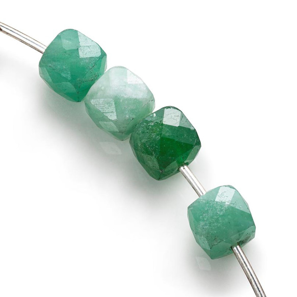4粒売り 高品質ブラジル産エメラルドAAA- キューブカット4×4×4mm