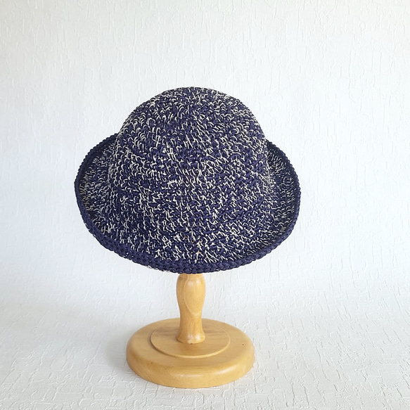 麦わら帽子 夏の帽子 ネイビー コットンラフィア 手編み UV対策 日よけ M ナチュラル 大人可愛い 軽い 2枚目の画像