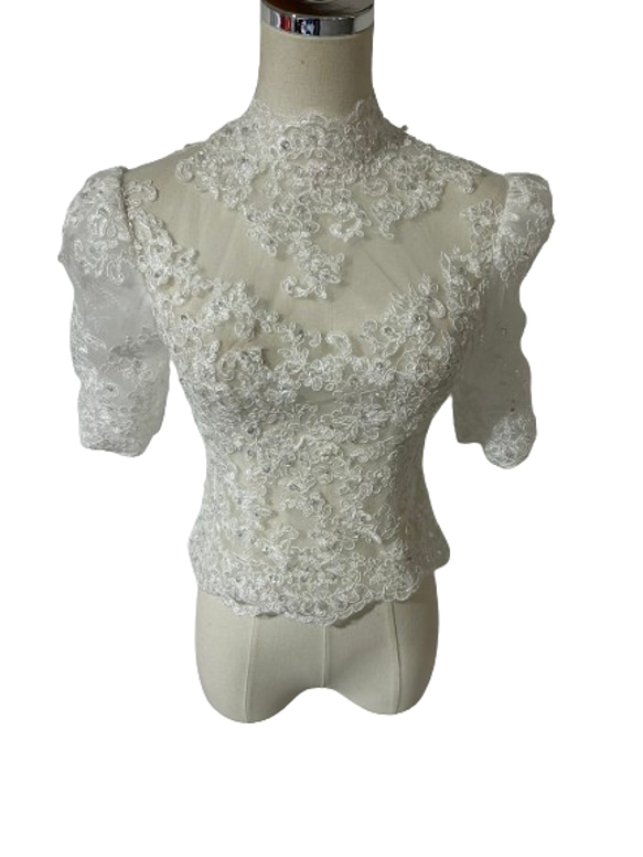可憐な花刺繍のトップス ビーズ キラキラスパンコール  半袖 くるみボタン 花嫁 1枚目の画像